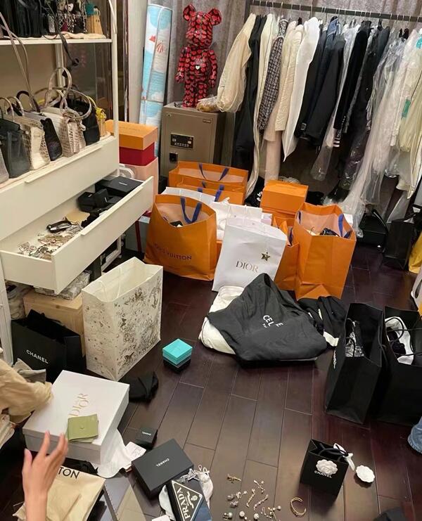 黔南回收顶奢鞋服